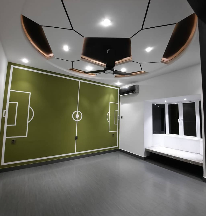 Showroom interior layout inside the Studio